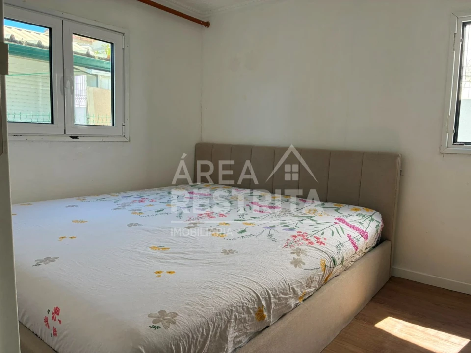 Moradia T2 para Venda em Fernao Ferro Foto 24