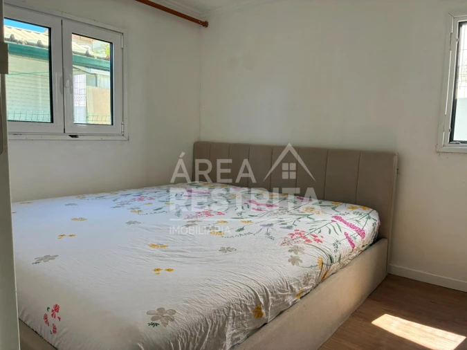 Moradia T2 para Venda em Fernao Ferro Foto 24