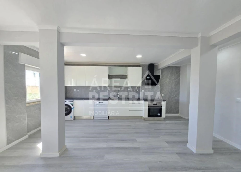 Apartamento T2 para Venda em Setubal (São Sebastião) Foto 2