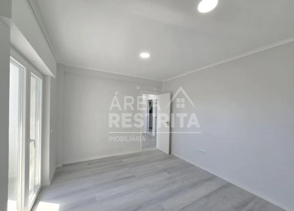 Apartamento T2 para Venda em Setubal (São Sebastião) Foto 14