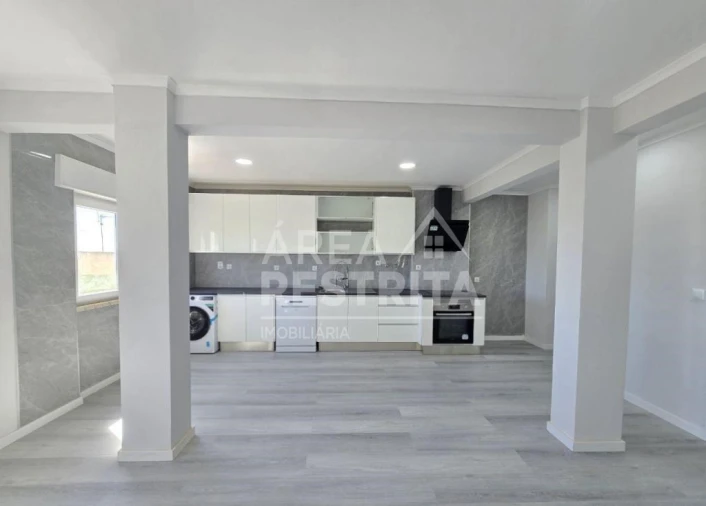 Apartamento T2 para Venda em Setubal (São Sebastião) Foto 2