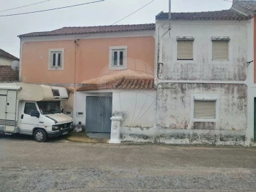 Moradia T2 para Venda em Alcoentre