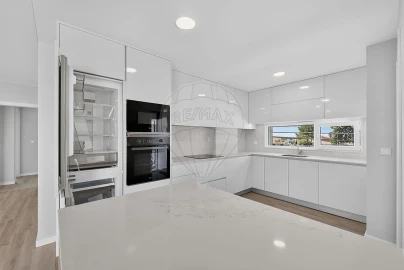 Apartamento T3 para Arrendamento em Azeitão (São Lourenço e São Simão)