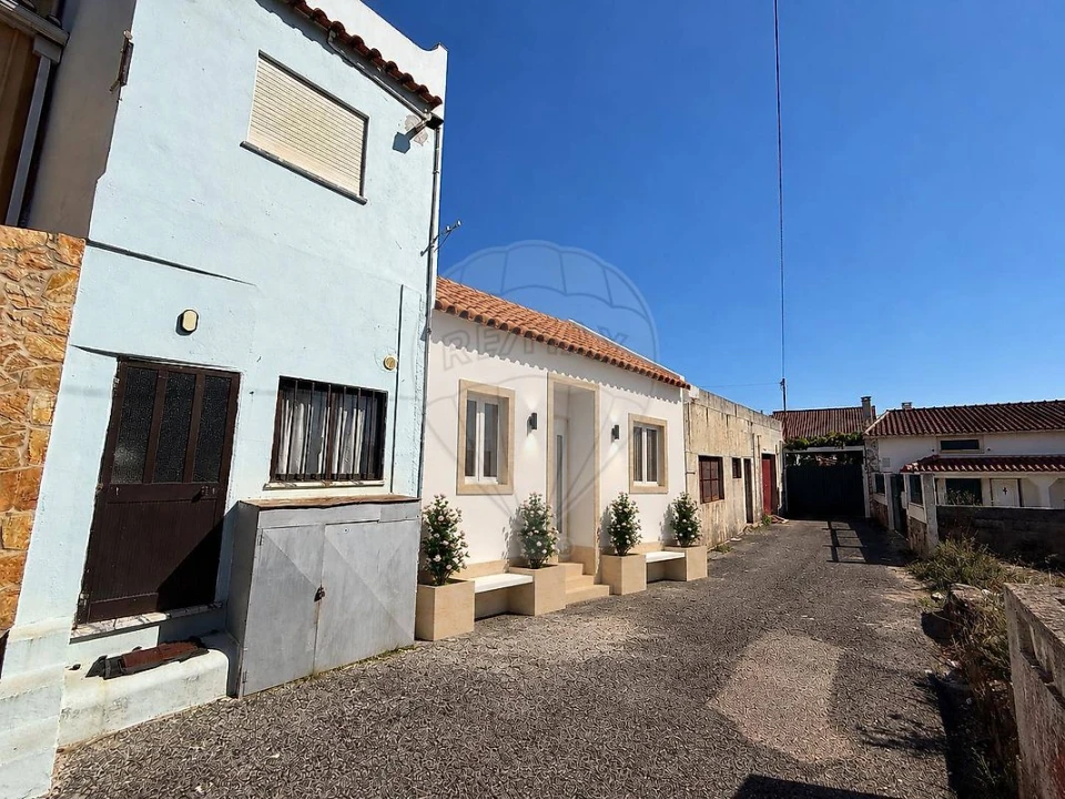 Moradia T3 para Venda em Alguber Foto 1