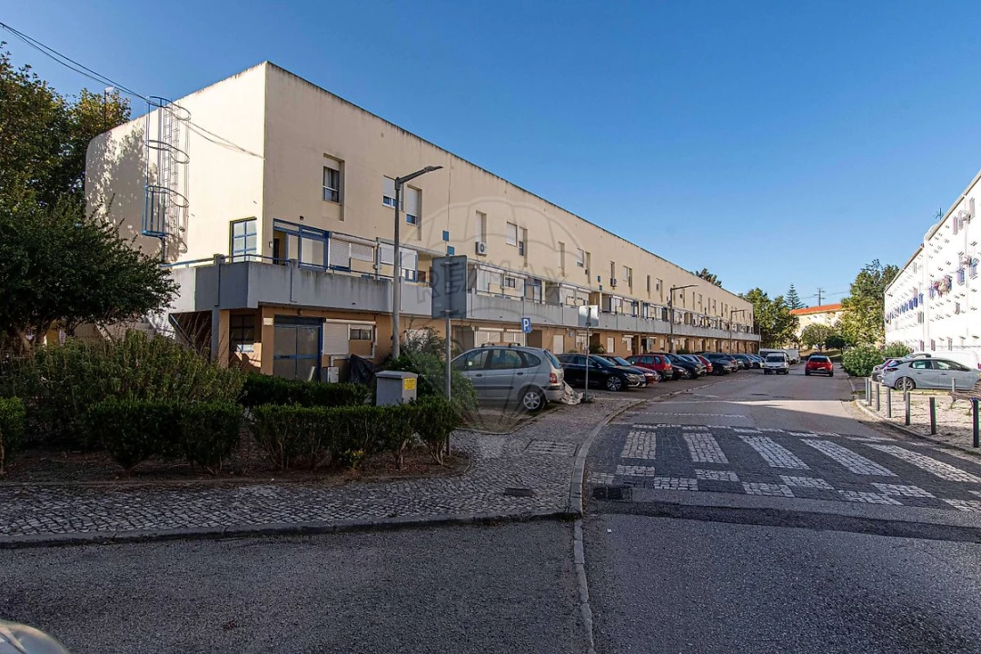 Apartamento T3 para Venda em Alverca do Ribatejo e Sobralinho Foto 4