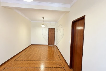Apartamento T2 para Venda em Campo de Ourique