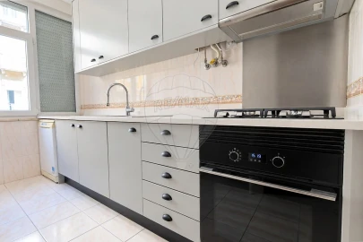 Apartamento T2 para Venda em Campo de Ourique