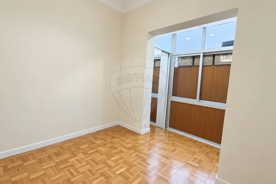 Apartamento T2 para Venda em Campo de Ourique Foto 6