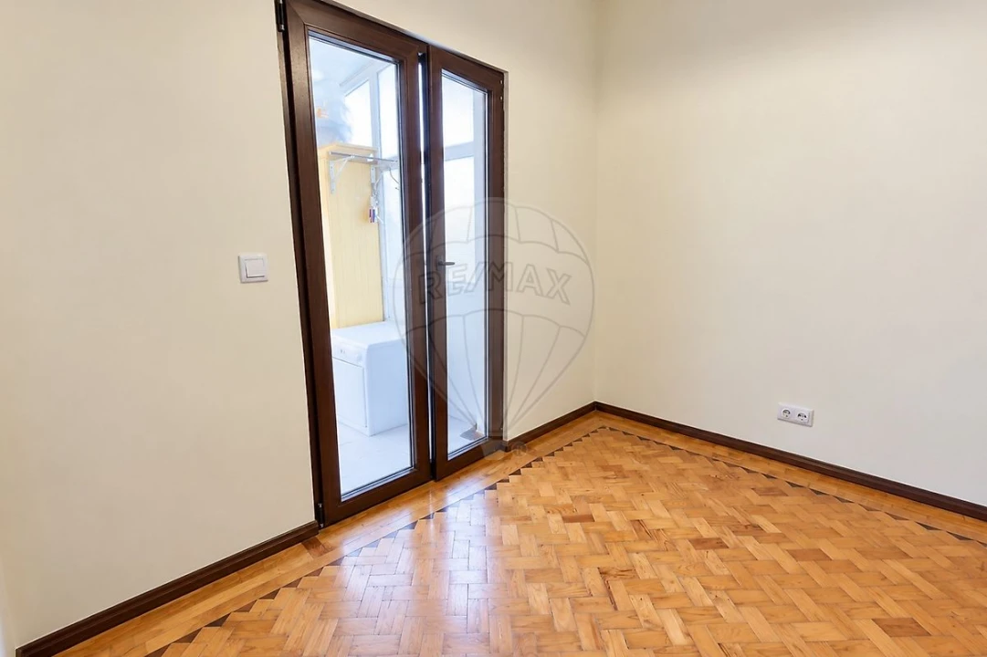 Apartamento T2 para Venda em Campo de Ourique Foto 8
