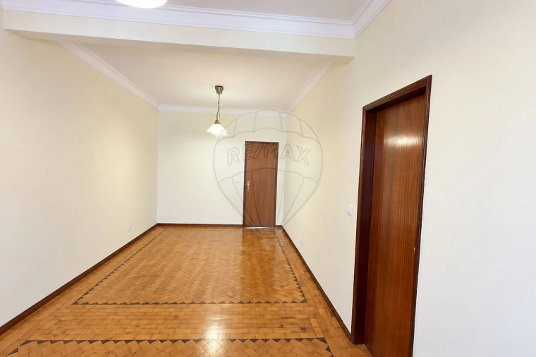 Apartamento T2 para Venda em Campo de Ourique Foto 5