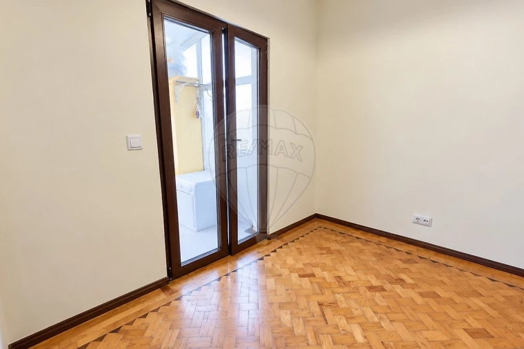 Apartamento T2 para Venda em Campo de Ourique Foto 8