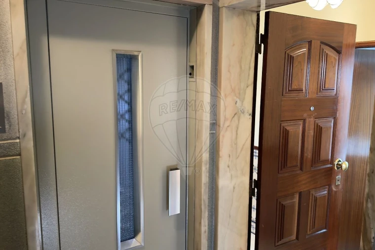 Apartamento T2 para Venda em Campo de Ourique Foto 18