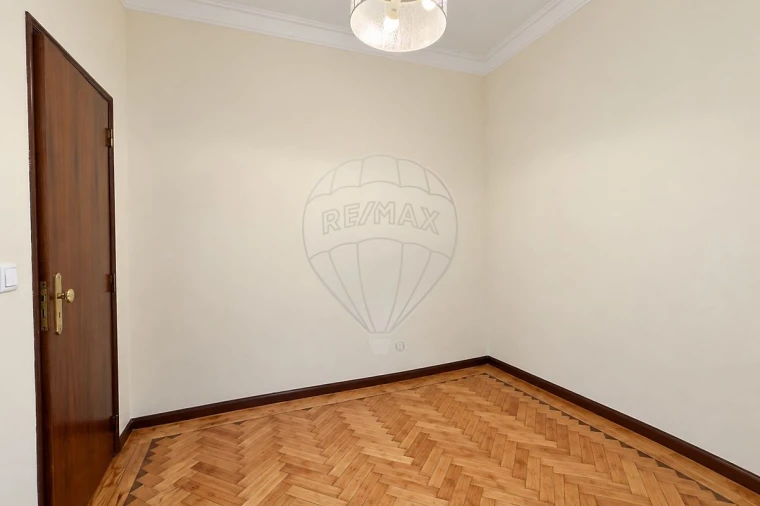 Apartamento T2 para Venda em Campo de Ourique Foto 7