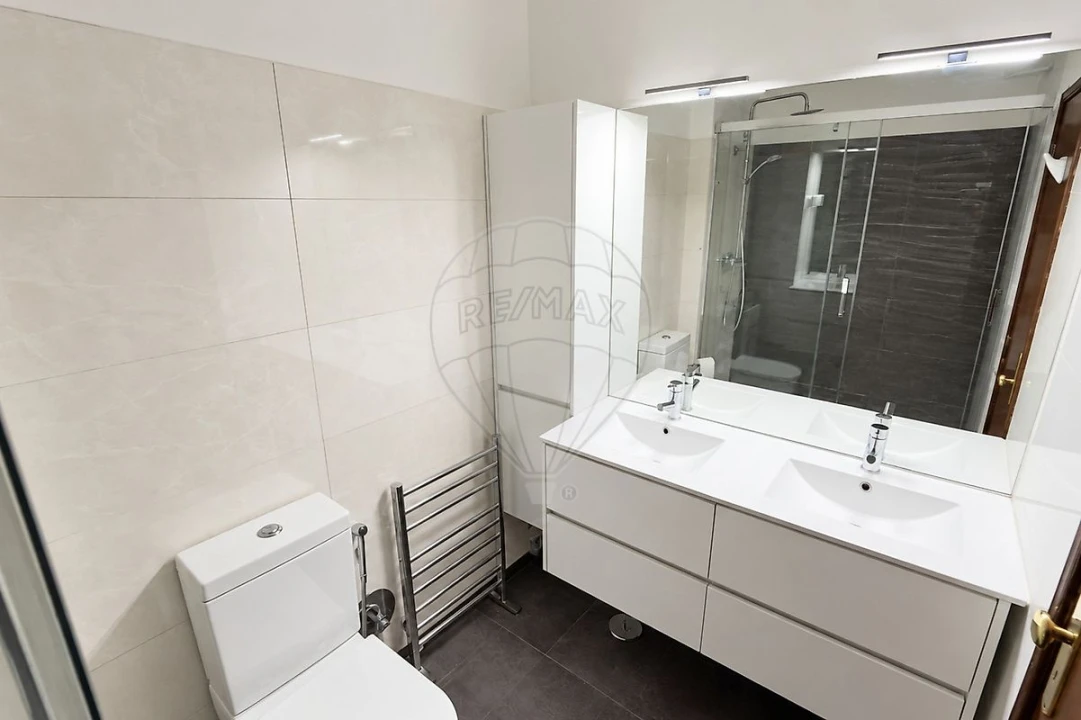Apartamento T2 para Venda em Campo de Ourique Foto 3