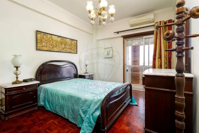 Apartamento T4 para Venda em Alvalade