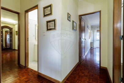 Apartamento T4 para Venda em Alvalade