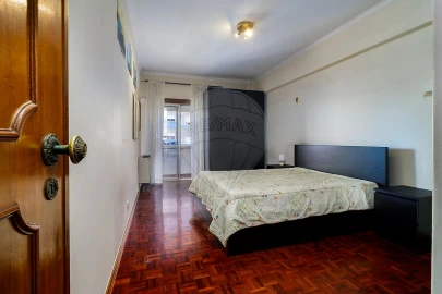 Apartamento T4 para Venda em Alvalade
