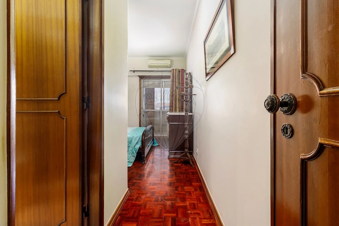 Apartamento T4 para Venda em Alvalade Foto 22