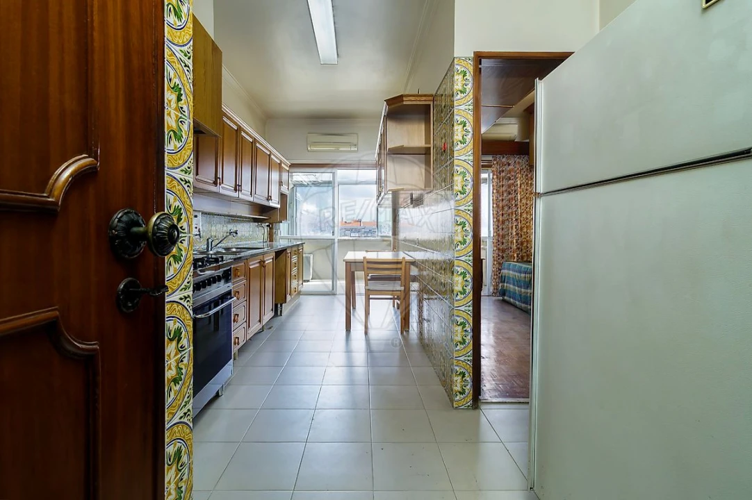 Apartamento T4 para Venda em Alvalade Foto 10