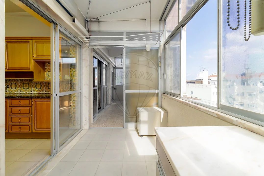 Apartamento T4 para Venda em Alvalade Foto 16