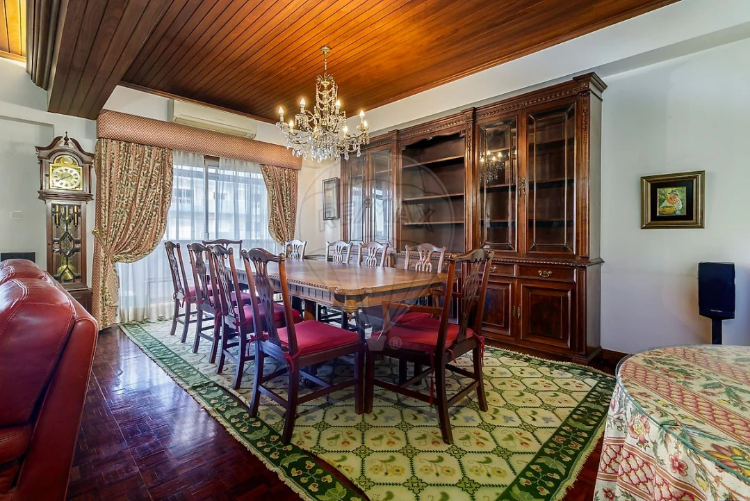 Apartamento T4 para Venda em Alvalade Foto 5