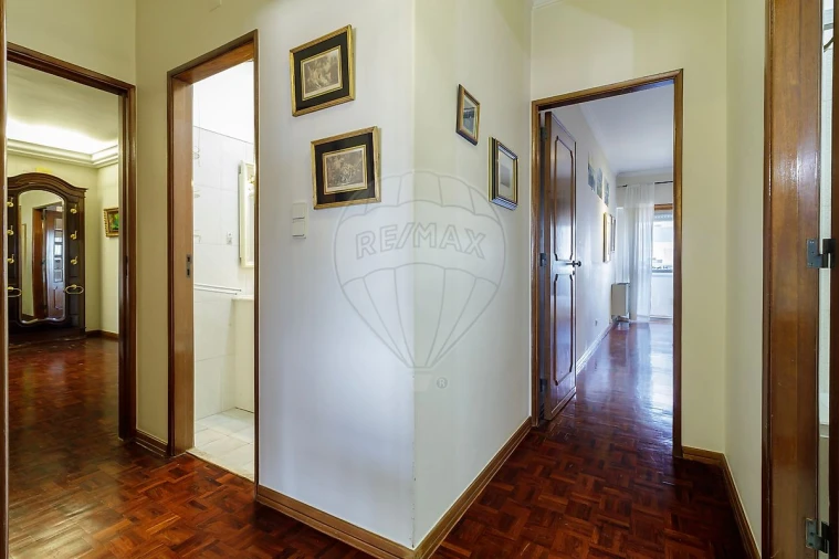 Apartamento T4 para Venda em Alvalade Foto 30