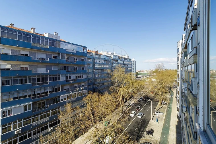 Apartamento T4 para Venda em Alvalade Foto 36