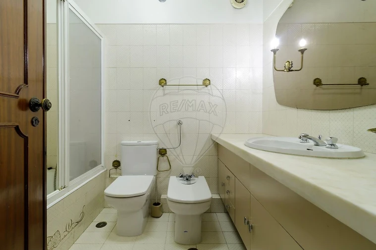 Apartamento T4 para Venda em Alvalade Foto 27