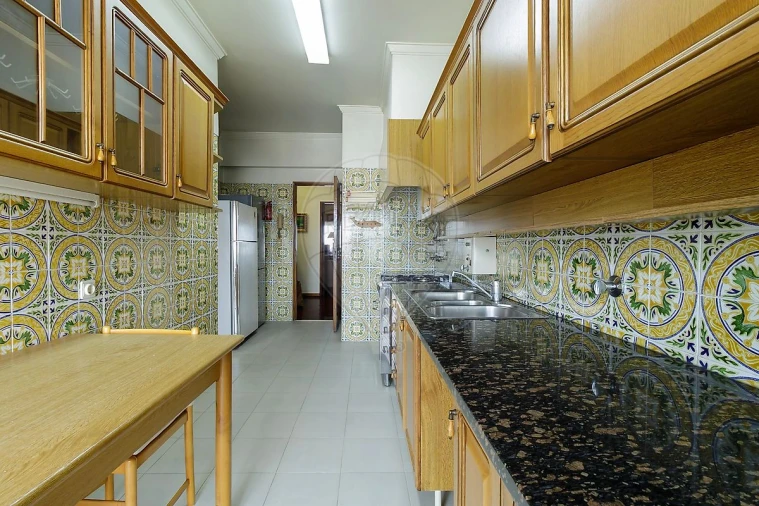 Apartamento T4 para Venda em Alvalade Foto 13