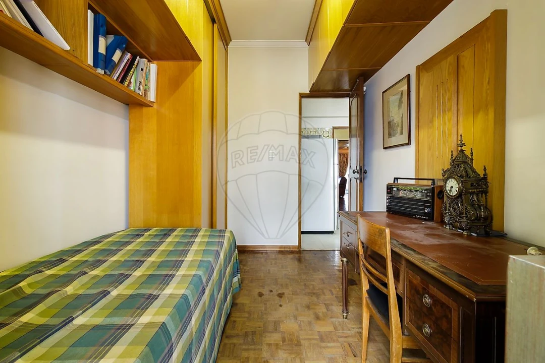 Apartamento T4 para Venda em Alvalade Foto 15