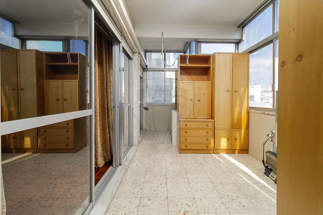 Apartamento T4 para Venda em Alvalade Foto 18