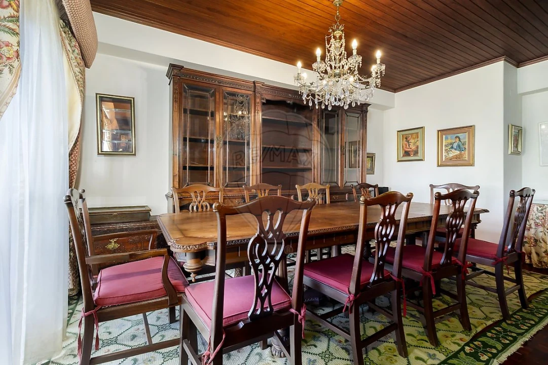 Apartamento T4 para Venda em Alvalade Foto 6