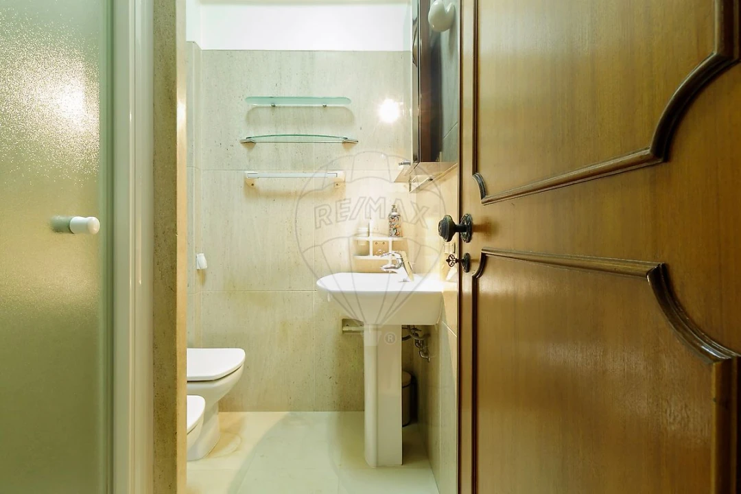 Apartamento T4 para Venda em Alvalade Foto 25