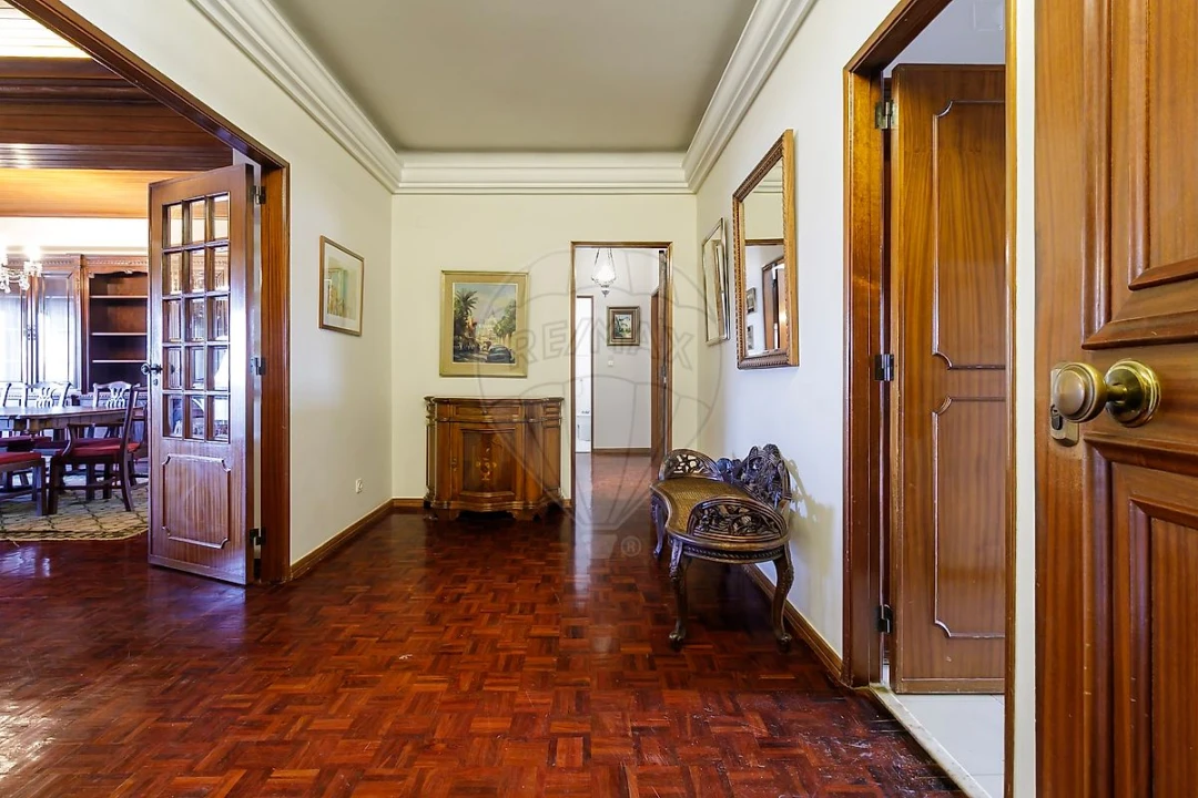 Apartamento T4 para Venda em Alvalade Foto 8