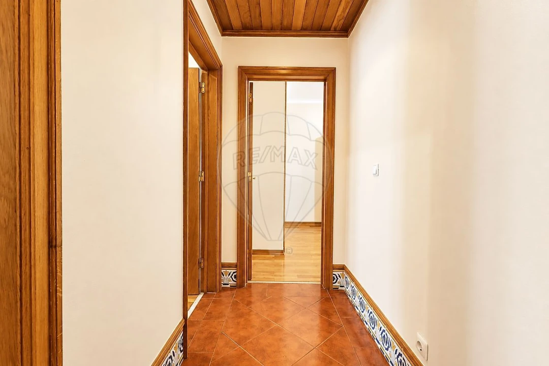 Apartamento T4 para Venda em Carregado e Cadafais Foto 2