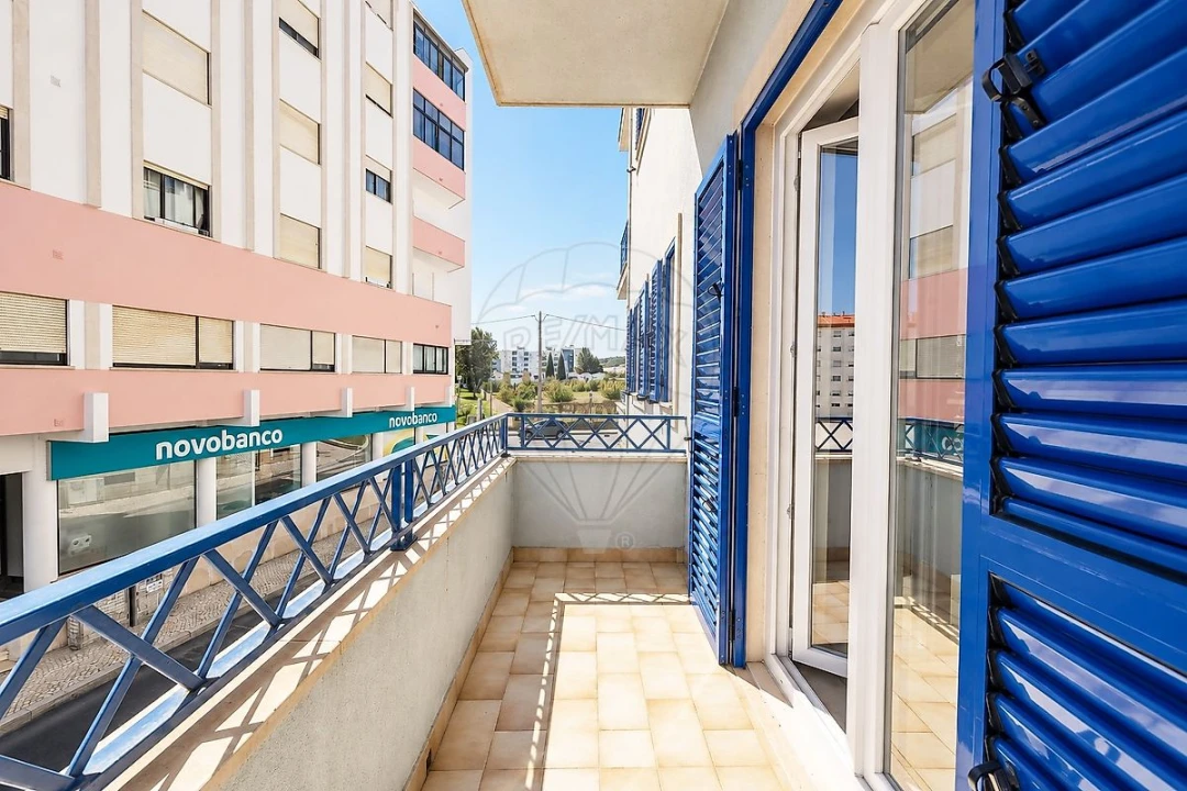 Apartamento T4 para Venda em Carregado e Cadafais Foto 47