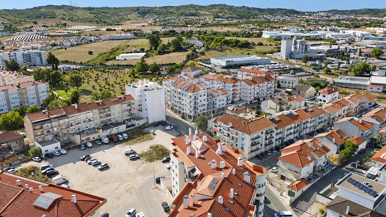 Apartamento T4 para Venda em Carregado e Cadafais Foto 10