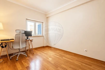 Apartamento T4 para Venda em Carregado e Cadafais