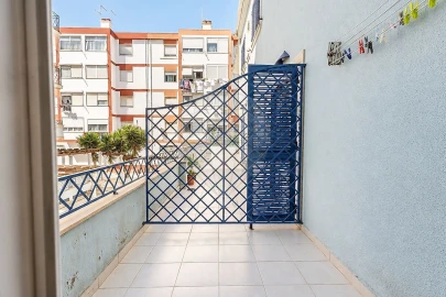 Apartamento T4 para Venda em Carregado e Cadafais