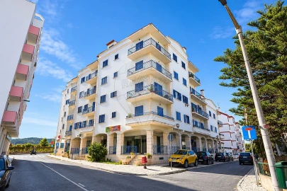 Apartamento T4 para Venda em Carregado e Cadafais