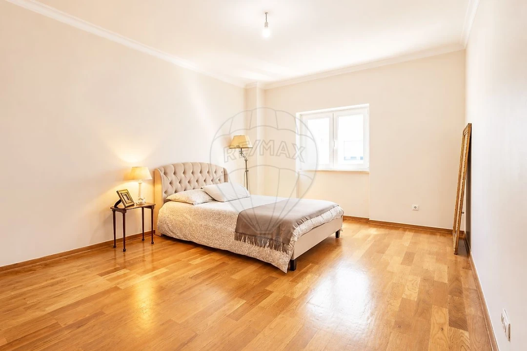 Apartamento T4 para Venda em Carregado e Cadafais Foto 29