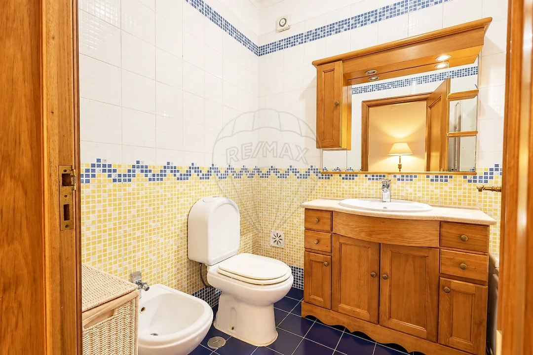 Apartamento T4 para Venda em Carregado e Cadafais Foto 28