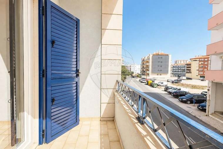 Apartamento T4 para Venda em Carregado e Cadafais Foto 45