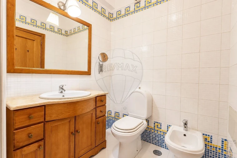 Apartamento T4 para Venda em Carregado e Cadafais Foto 44