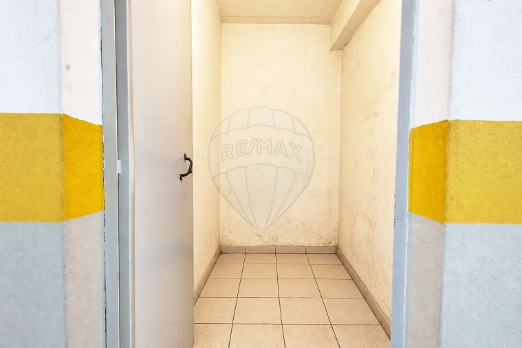 Apartamento T4 para Venda em Carregado e Cadafais Foto 3