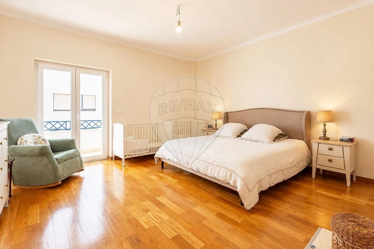Apartamento T4 para Venda em Carregado e Cadafais Foto 37