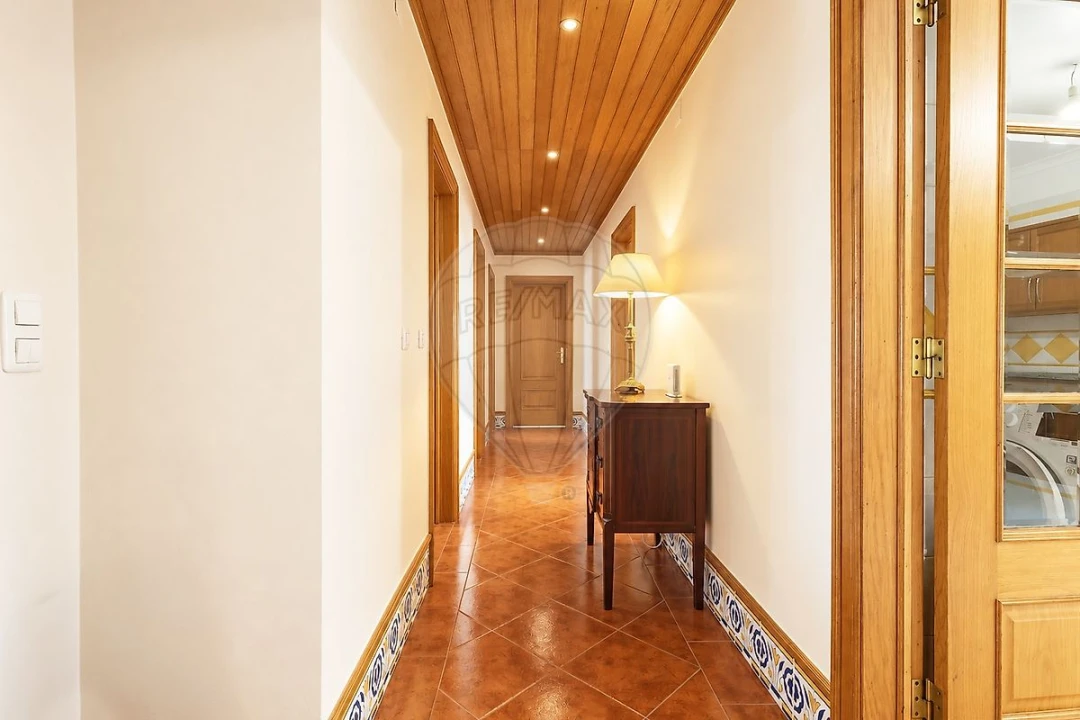 Apartamento T4 para Venda em Carregado e Cadafais Foto 5