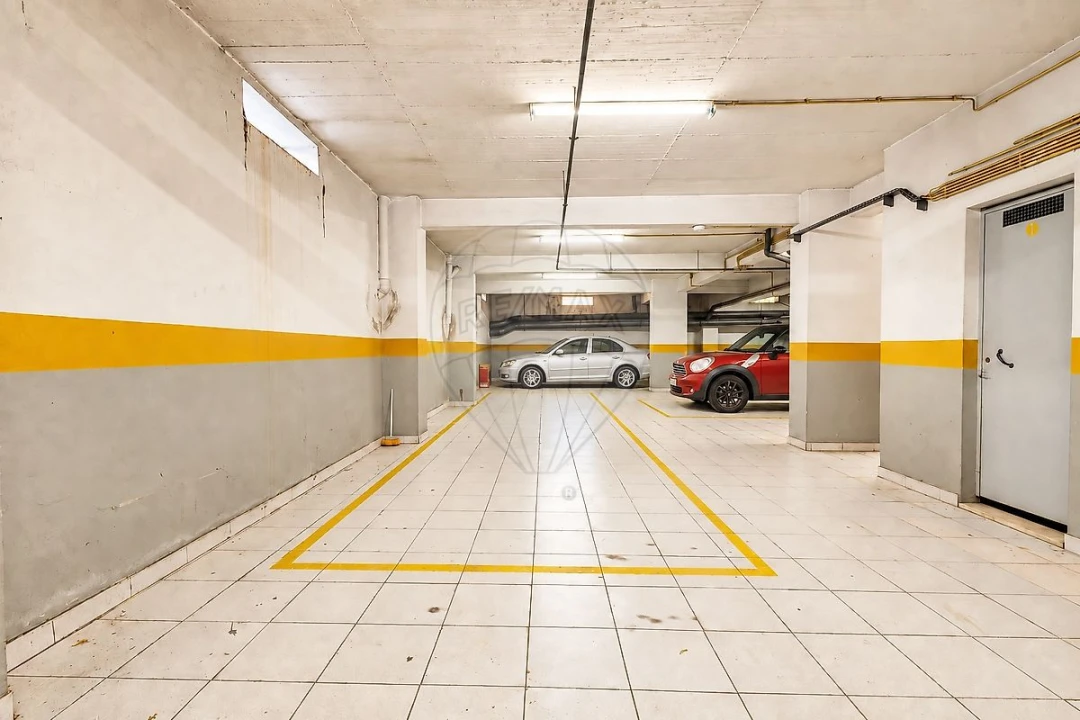 Apartamento T4 para Venda em Carregado e Cadafais Foto 19
