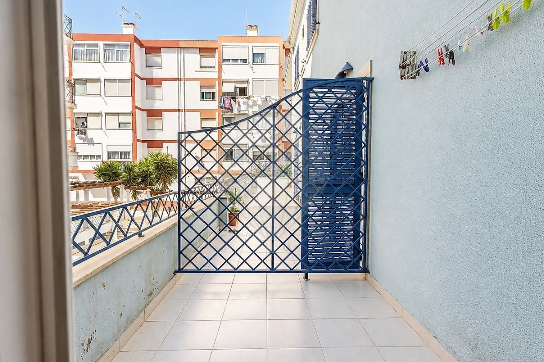 Apartamento T4 para Venda em Carregado e Cadafais Foto 6