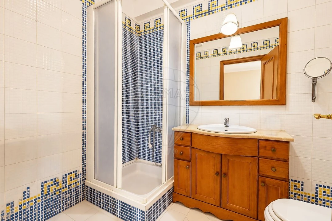 Apartamento T4 para Venda em Carregado e Cadafais Foto 43